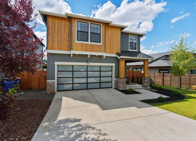 Property at 61191 SW Tippytoe Pl, Bend, OR 97702, 4 beds, 2.5 baths
