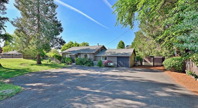 Photo of 552 Gray Ct, Central Point, OR 97502