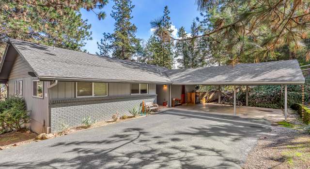 Photo of 285 Coachman Dr, Jacksonville, OR 97530