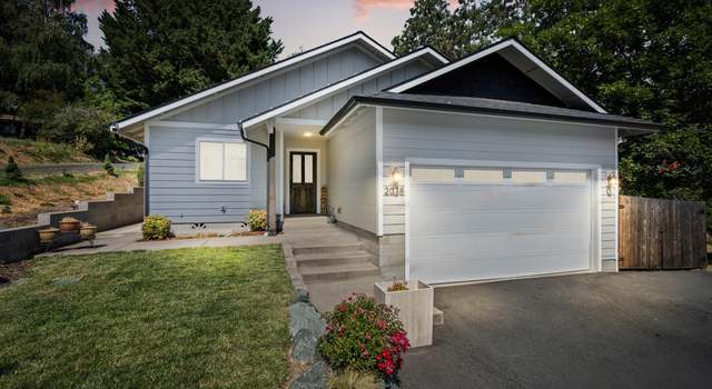 Photo of 2078 Cloverlawn Dr, Grants Pass, OR 97527