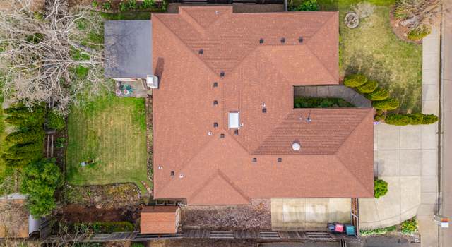Photo of 1855 Bristol Dr, Medford, OR 97504
