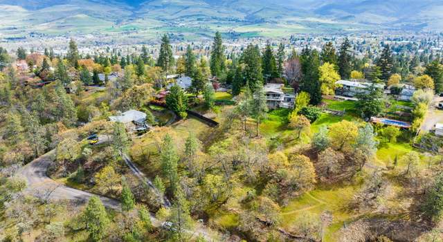 Photo of 422 Glenview Dr, Ashland, OR 97520