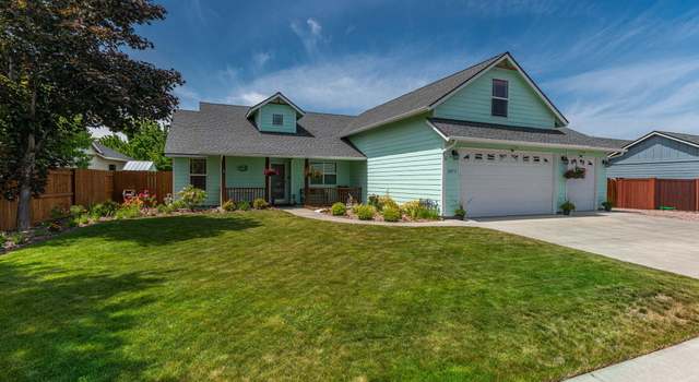 Property at 2873 NW 19th St, Redmond, OR 97756, 4 beds, 2 baths