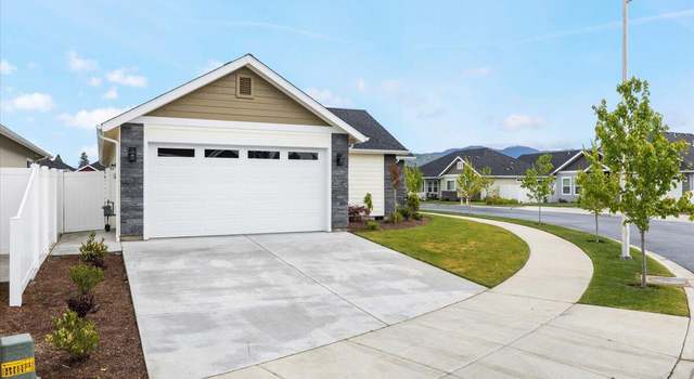 Photo of 978 SW Blackberry Ln, Grants Pass, OR 97527