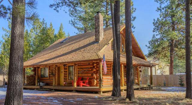 Photo of 17208 Blue Heron Dr, Bend, OR 97707