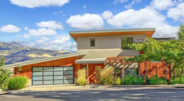 Photo of 350 Fernwood Dr, Ashland, OR 97520