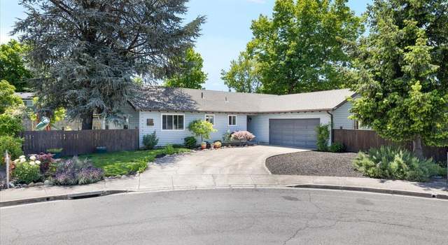 Photo of 597 Magenta Cir, Medford, OR 97504