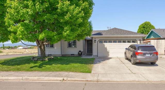 Photo of 8005 Thunderhead Ave, White City, OR 97503