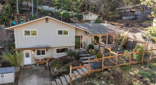 Photo of 1400 Woodland Dr, Ashland, OR 97520