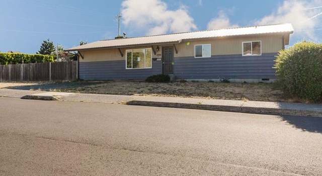 Photo of 1990 Grant St, North Bend, OR 97459