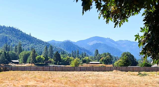 Photo of 2923 Rogue River Hwy, Gold Hill, OR 97525