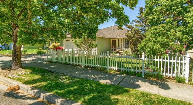Photo of 1233 Orchid St, Ashland, OR 97520