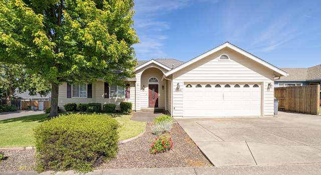 Photo of 3846 Arrowhead Dr, Medford, OR 97504