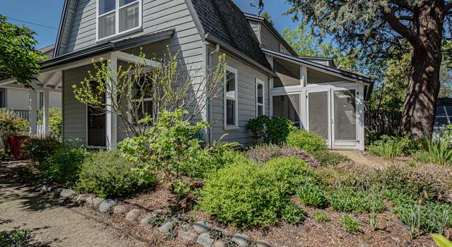 Photo of 915 Bellview Ave #1, Ashland, OR 97520
