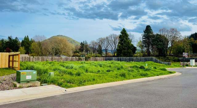 Photo of 111 Dove Pl, Rogue River, OR 97537