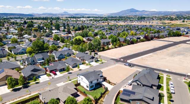 Photo of 1008 NE Whistle Way, Prineville, OR 97754