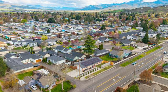 Photo of 1555 S Columbus Ave, Medford, OR 97501