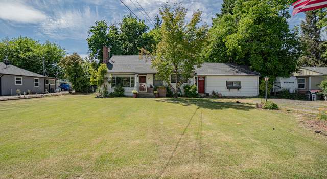 Photo of 1310 Woodland Ave, Medford, OR 97501