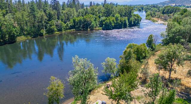 Photo of 700 Rogue Wood Dr, White City, OR 97503