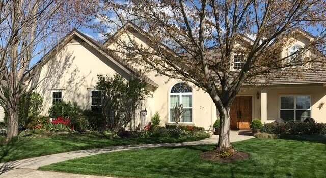 Photo of 271 Island Pointe Dr, Medford, OR 97504
