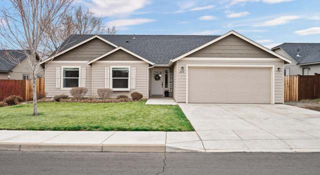 Photo of 2715 NE 6th Dr, Redmond, OR 97756