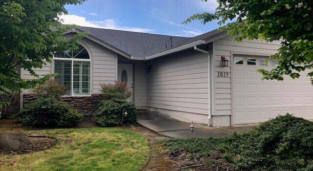 Photo of 2025 SW Colorado Ln, Grants Pass, OR 97527