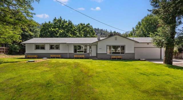 Photo of 896 W Evans Creek Rd, Rogue River, OR 97537