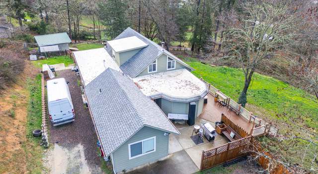 Photo of 588 NW Scenic Dr, Grants Pass, OR 97526