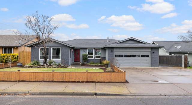 Photo of 1811 Pinedale St, Medford, OR 97504