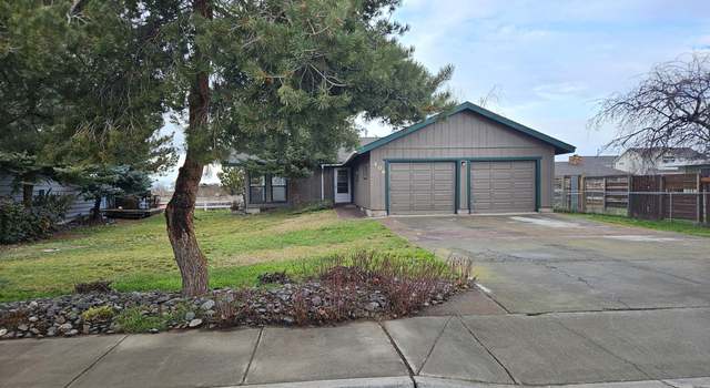 Photo of 406 NW Birdie Ln, Madras, OR 97741