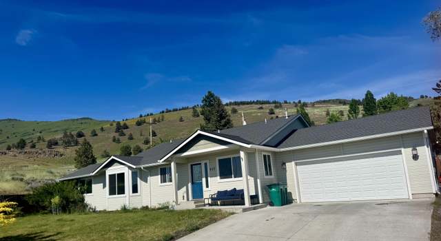 Photo of 917 Carlson Dr, Klamath Falls, OR 97603