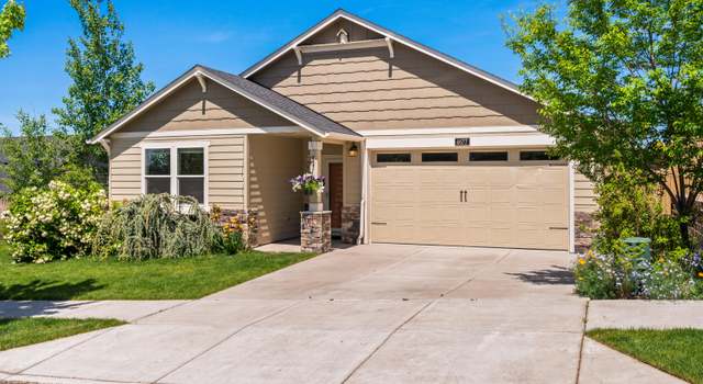 Photo of 4677 SW Volcano Ave, Redmond, OR 97756