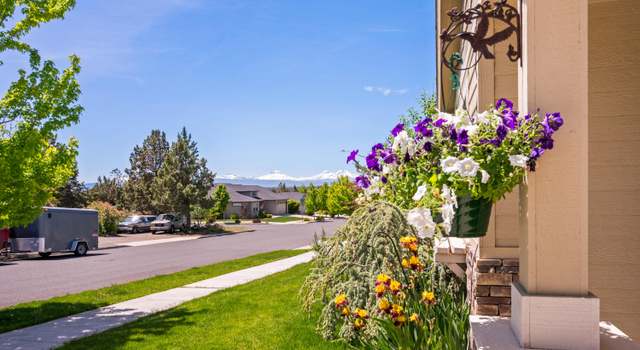 Photo of 4677 SW Volcano Ave, Redmond, OR 97756