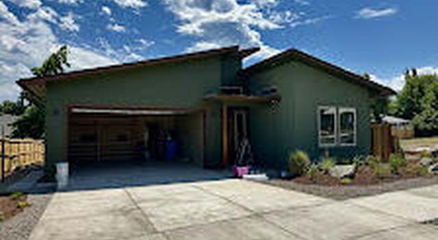 Photo of 142 Village Park Dr, Ashland, OR 97520