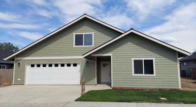 Photo of 586 Minerva St, Madras, OR 97741