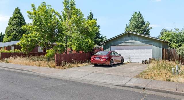 Photo of 1330 Brentcrest Dr, Medford, OR 97501