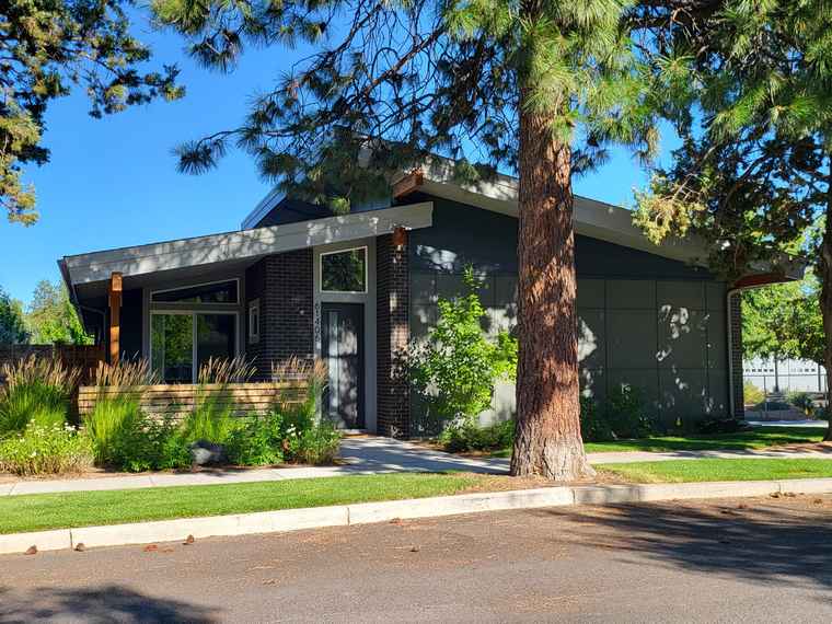 Photo of 61406 Duncan Ln Bend, OR 97702