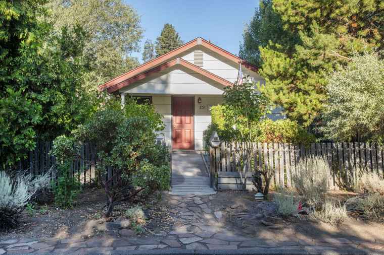 Photo of 831 NW Federal St Bend, OR 97703