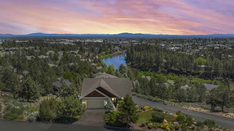 Photo of 2495 NW 2nd St Bend, OR 97703