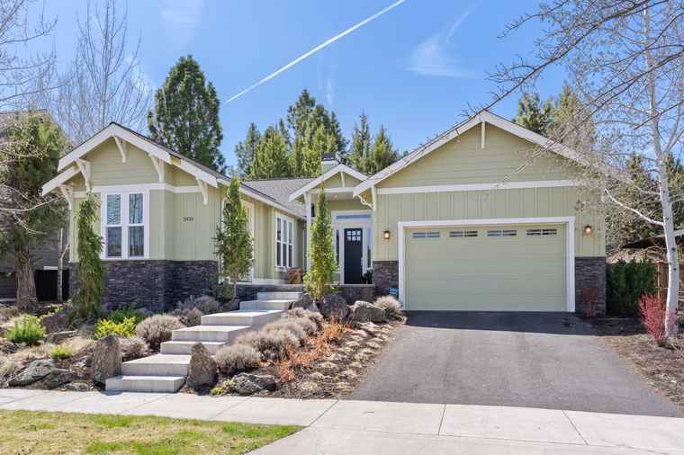 Photo of 3439 NW Bryce Canyon Ln Bend, OR 97703