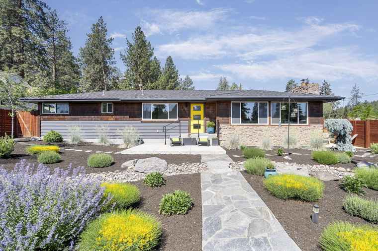 Photo of 1231 NW 14th St Bend, OR 97703