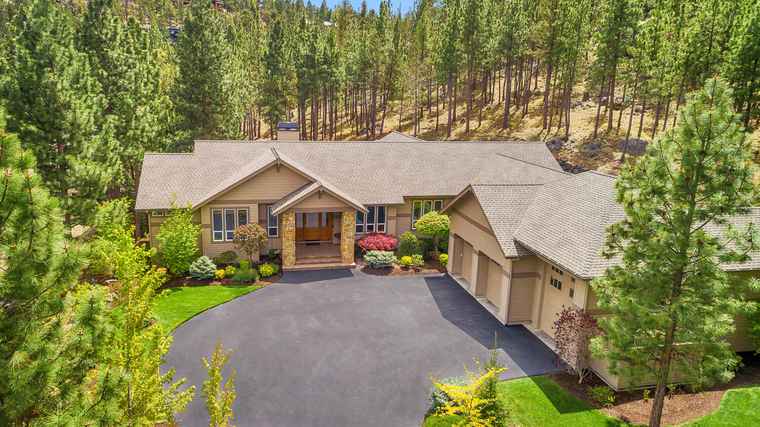 Photo of 3510 NW Wethered Ct Bend, OR 97703