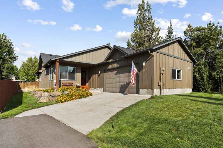 Photo of 2679 SW Salmon Ave Redmond, OR 97756