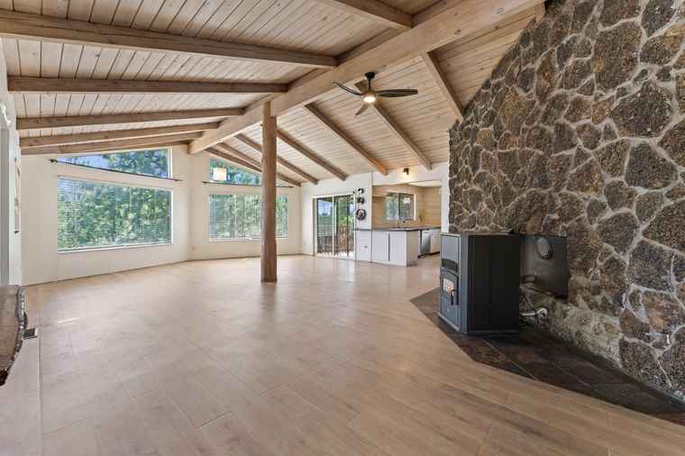 Photo of 19143 Pumice Butte Rd Bend, OR 97702