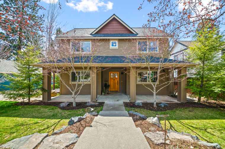 Photo of 2211 NW Monterey Pines Dr Bend, OR 97703