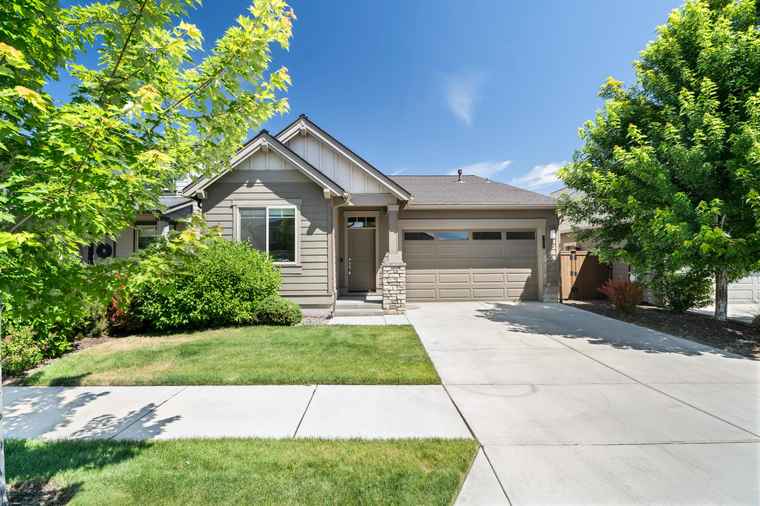 Photo of 3695 SW Badger Ct Redmond, OR 97756
