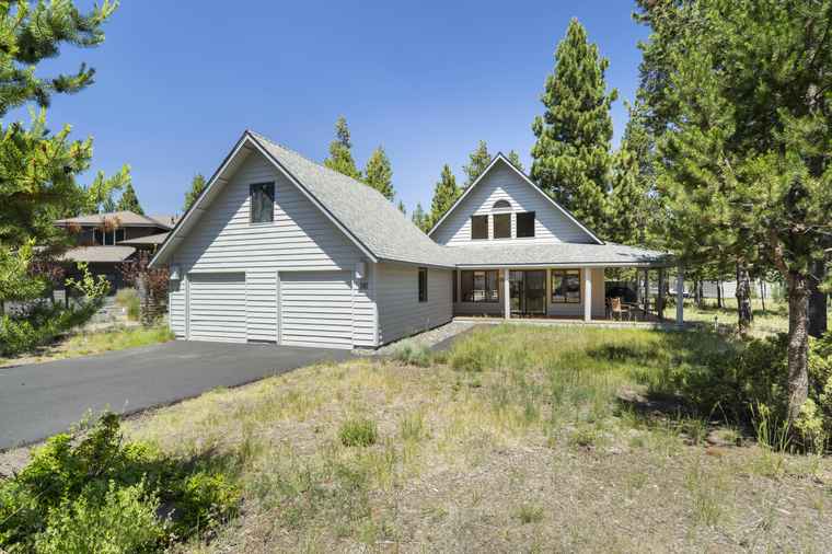 Photo of 18118 Modoc Ln #16 Sunriver, OR 97707