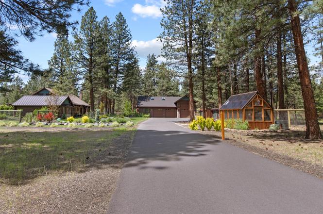 趣味 STREET 15763 Tumble Weed Turn, Sisters, OR 97759 | Redfin