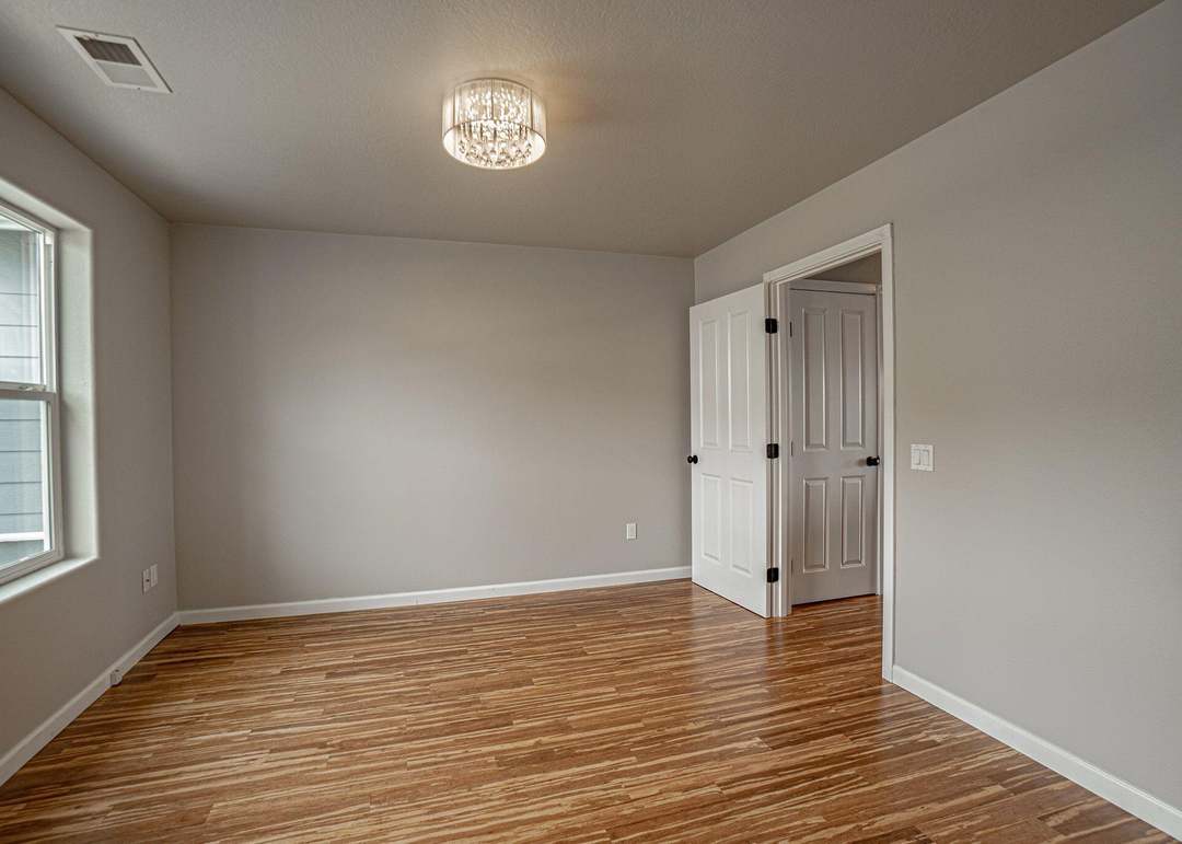 1020 Azure Way, Eagle Point, OR 97524