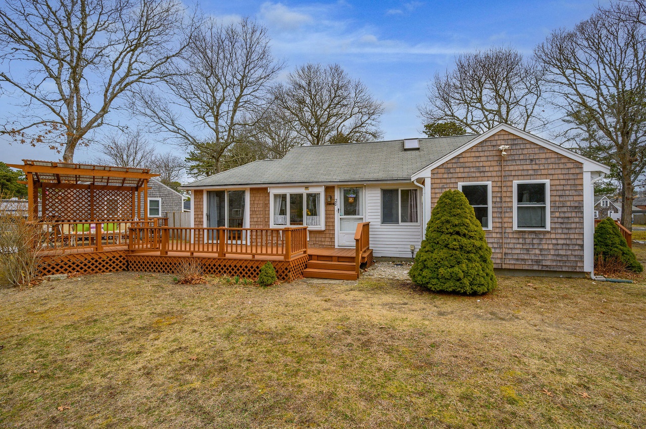 28 Ruby St, West Yarmouth, MA 02673 | MLS# 22301090 | Redfin